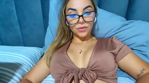 Hello im lady nice to meet you  online show from 05-06-26, 06:35