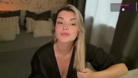 ladylancaster online show from 06-09-26, 03:12