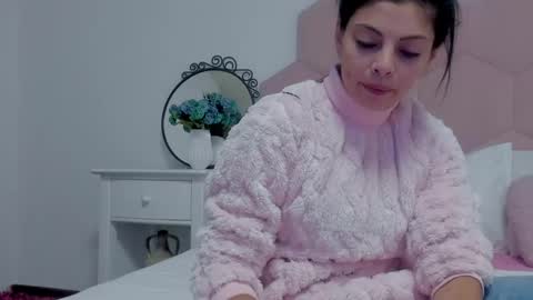 Snapshot of ladyliia chatting on 01-14-25, 04:25 Lia online show from 01-14-25, 04:25