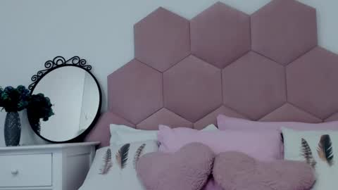 Snapshot of ladyliia chatting on 02-19-25, 08:12 Lia online show from 02-19-25, 08:12