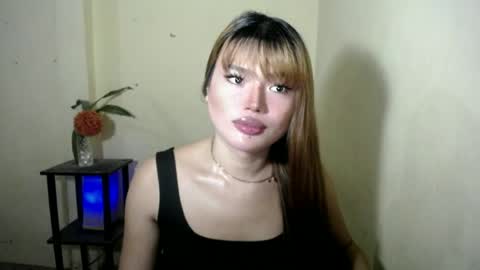 Snapshot of ladyofyou_dreamxoxo chatting on 06-14-26, 09:00 LILY online show from 06-14-26, 09:00