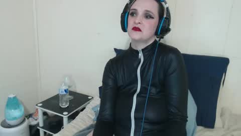 LadySlate online show from 12-19-24, 08:13