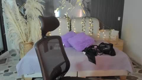 Lady  online show from 02-20-26, 04:53