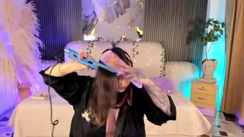 Lady  online show from 04-18-26, 05:11