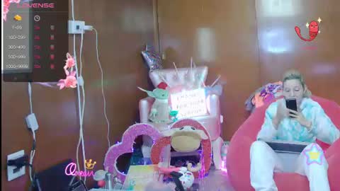 Snapshot of laflakita21 chatting on 06-18-26, 12:55 Skinnygirl online show from 06-18-26, 12:55