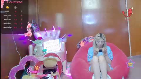 Snapshot of laflakita21 chatting on 06-19-26, 01:10 Skinnygirl online show from 06-19-26, 01:10