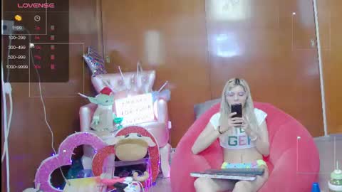 Snapshot of laflakita21 chatting on 06-22-26, 11:46 Skinnygirl online show from 06-22-26, 11:46