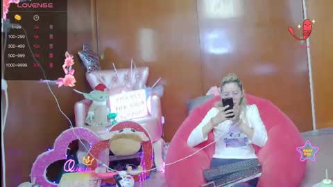 Snapshot of laflakita21 chatting on 06-26-26, 11:53 Skinnygirl online show from 06-26-26, 11:53