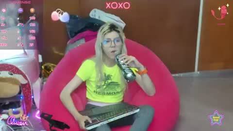 Snapshot of laflakita21 chatting on 07-31-26, 01:49 Skinnygirl online show from 07-31-26, 01:49
