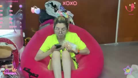 Snapshot of laflakita21 chatting on 08-02-26, 01:15 Skinnygirl online show from 08-02-26, 01:15