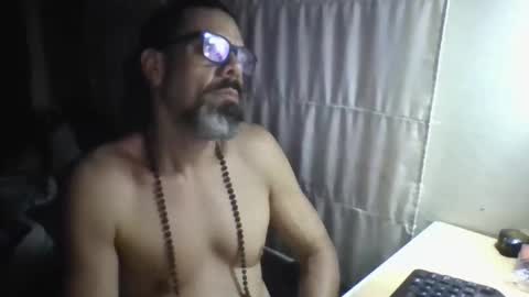 Snapshot of lagenovadura chatting on 04-18-26, 05:11 La Genova esta Dura beard boy male dick mastubate latinosexy latinohot latino glasses mature strong stronglegs online show from 04-18-26, 05:11