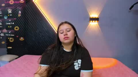 Snapshot of laia_and_aloby chatting on 06-10-26, 11:13 online show from 06-10-26, 11:13
