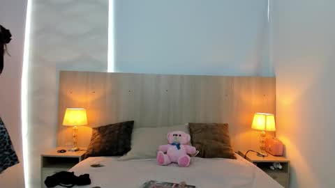 Laia Cruz online show from 11-27-25, 07:27