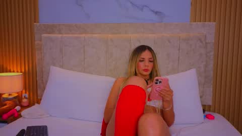 Snapshot of laiamilf chatting on 01-13-26, 12:49 laiamilf online show from 01-13-26, 12:49