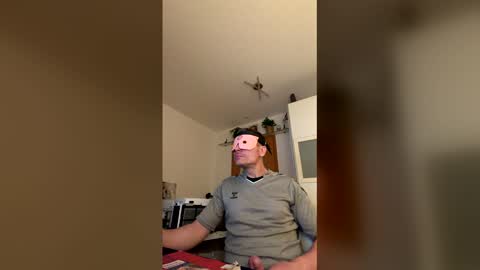 Snapshot of laichzeit1880 chatting on 04-03-26, 03:26 laichzeit1880 online show from 04-03-26, 03:26