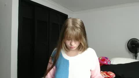 Snapshot of lailacuteee chatting on 11-11-25, 03:01 lailacuteee online show from 11-11-25, 03:01