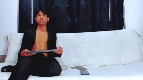 Laisy fox online show from 01-02-25, 02:02