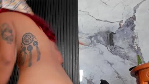 Laisy fox online show from 02-10-25, 06:03