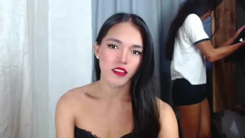 Snapshot of lala_moves chatting on 08-04-26, 05:10 Joxie online show from 08-04-26, 05:10