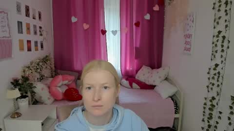 Laly online show from 06-08-26, 11:10