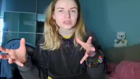 Snapshot of lanaangeldream chatting on 02-21-26, 01:01 Lana online show from 02-21-26, 01:01