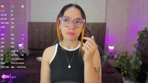 Snapshot of lanamills_ chatting on 09-14-25, 04:55 Lana online show from 09-14-25, 04:55