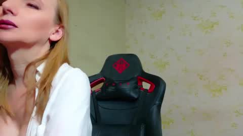 Lana online show from 12-31-24, 05:18