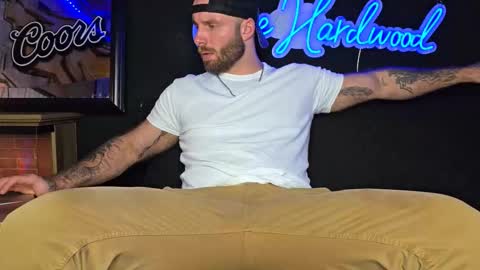 Snapshot of lancehardwood222 chatting on 02-02-26, 01:04 LANCE online show from 02-02-26, 01:04