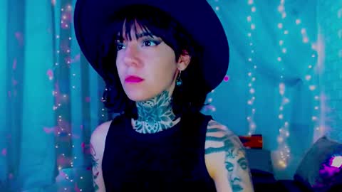 Snapshot of lannie_gonzales chatting on 03-06-26, 01:18 LANNIE online show from 03-06-26, 01:18