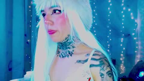 Snapshot of lannie_gonzales chatting on 03-12-26, 03:29 LANNIE online show from 03-12-26, 03:29