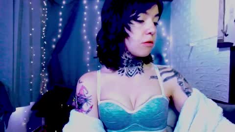 Snapshot of lannie_gonzales chatting on 03-19-26, 03:49 LANNIE online show from 03-19-26, 03:49