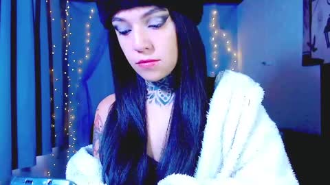 Snapshot of lannie_gonzales chatting on 04-16-26, 01:01 LANNIE online show from 04-16-26, 01:01