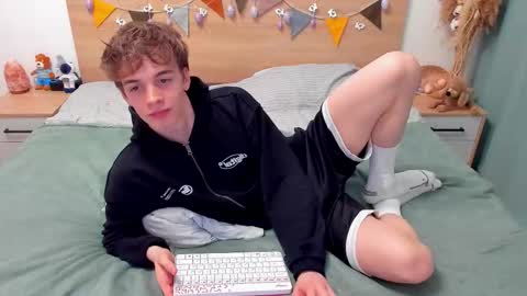 Fandi online show from 03-11-26, 03:29