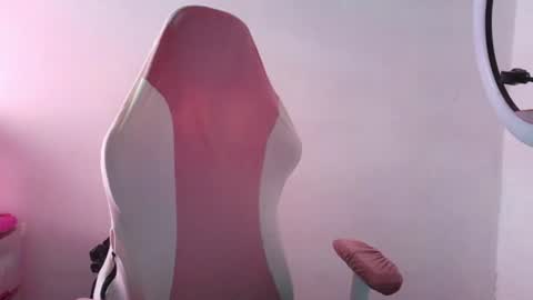 LARA online show from 06-22-26, 07:55
