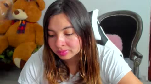 Lara online show from 04-25-26, 02:36