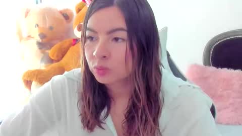 Lara online show from 04-25-26, 06:38