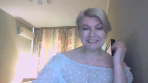 Snapshot of laramrs chatting on 04-25-26, 08:39 laramrs online show from 04-25-26, 08:39