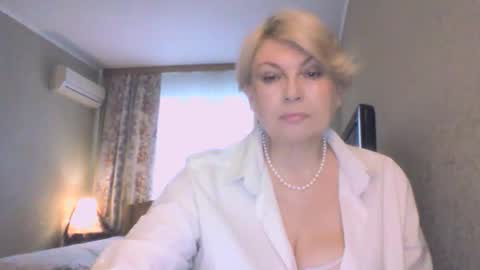 Snapshot of laramrs chatting on 04-28-26, 04:23 laramrs online show from 04-28-26, 04:23