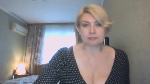 Snapshot of laramrs chatting on 05-16-26, 06:17 laramrs online show from 05-16-26, 06:17