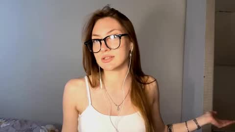 Snapshot of lareebuggie chatting on 06-05-26, 10:10 Eva online show from 06-05-26, 10:10