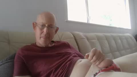 largerthan-   say hi on entry online show from 04-01-26, 04:35