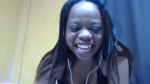 larissa645771 online show from 04-18-26, 07:58