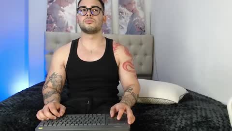 Snapshot of latam_ chatting on 05-15-26, 11:12 YOUR BABY online show from 05-15-26, 11:12