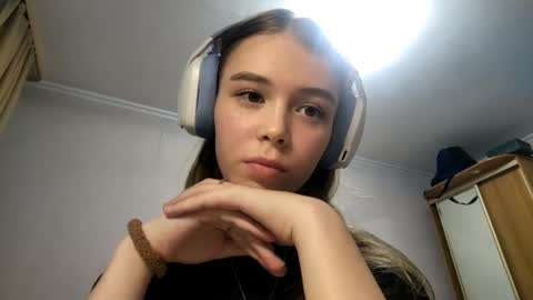 Snapshot of lateshastarnaud chatting on 03-25-26, 10:32 Linet online show from 03-25-26, 10:32