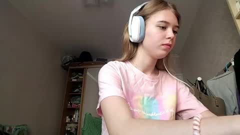 Linet online show from 04-16-26, 08:04