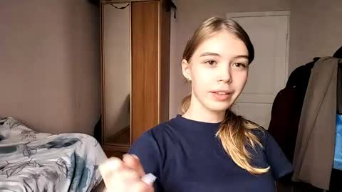 Linet online show from 05-28-26, 08:11