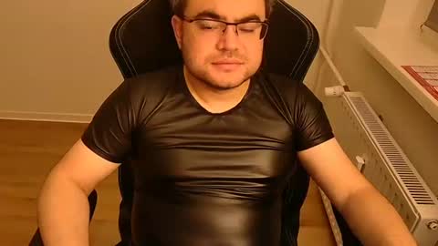 latexboy893 online show from 06-15-26, 09:17