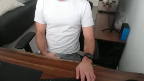 latexdave84 online show from 01-16-26, 03:43