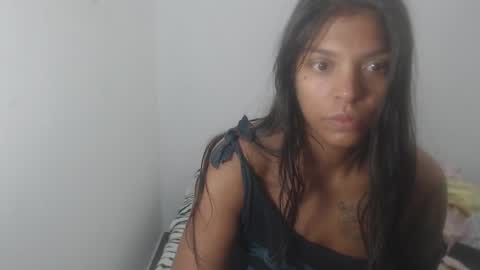 Snapshot of latin_meg chatting on 06-15-26, 05:15 M E G A N online show from 06-15-26, 05:15