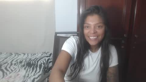 Snapshot of latin_meg chatting on 06-25-26, 04:11 M E G A N online show from 06-25-26, 04:11